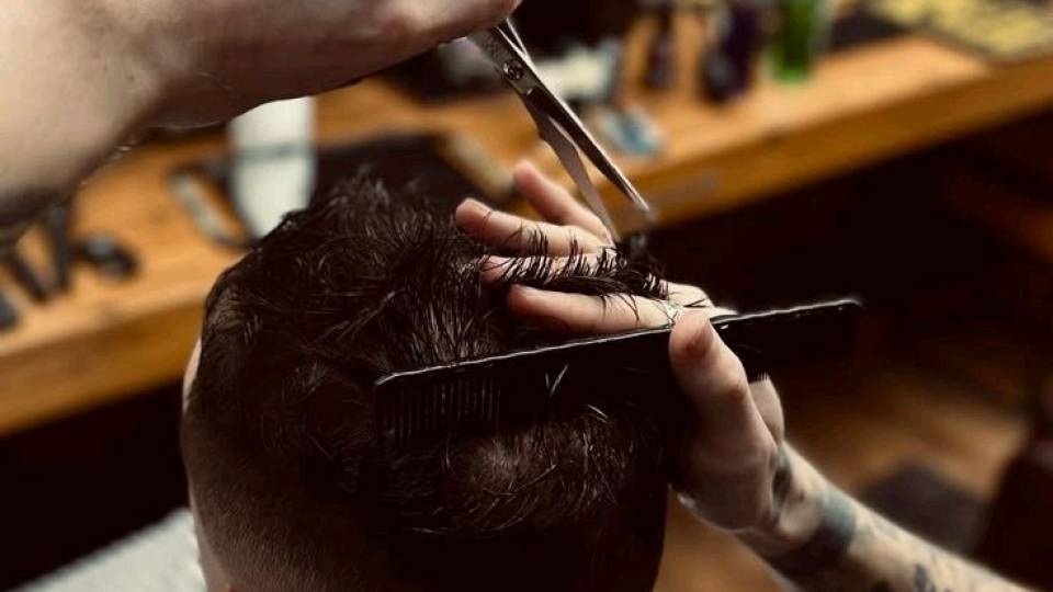 Ce să ceri când mergi la barber: Ghid pentru prima vizită